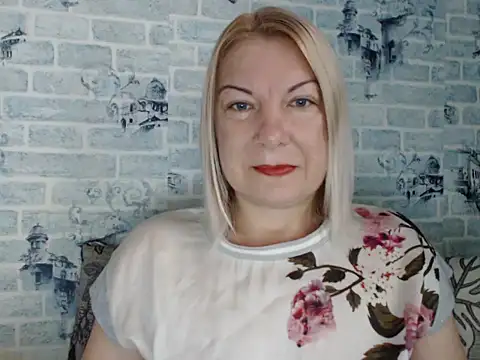 Lillia Ray online show from September 19, 6:23 am