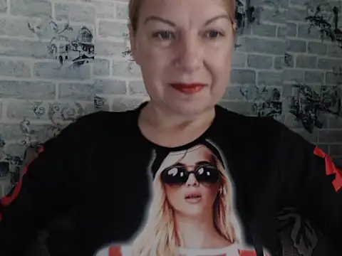 Lillia Ray online show from October 19, 7:10 am