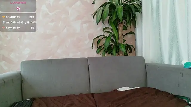 YuliethPetite online show from May 5, 2:42 pm
