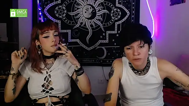 Snapshot of lovelockedlips chatting on October 9, 3:32 am lovelockedlips online show from October 9, 3:32 am