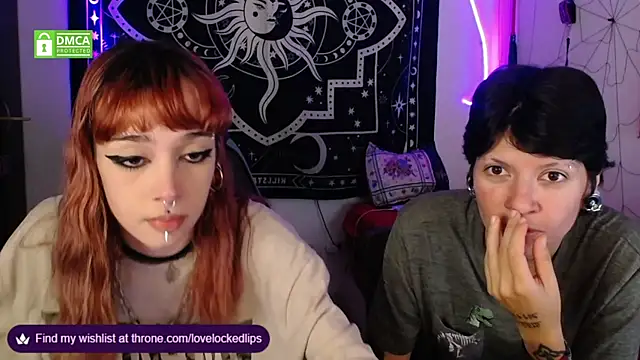 Snapshot of lovelockedlips chatting on October 15, 4:37 am lovelockedlips online show from October 15, 4:37 am