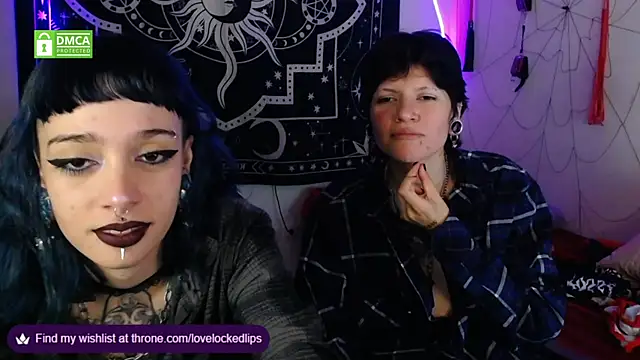 Snapshot of lovelockedlips chatting on October 18, 2:47 am lovelockedlips online show from October 18, 2:47 am