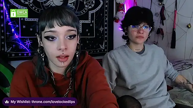 lovelockedlips online show from December 21, 5:22 am