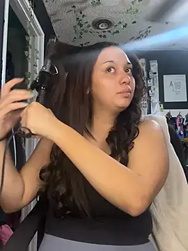 hoesluvcedes online show from May 17, 2:22 am
