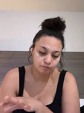 hoesluvcedes online show from July 20, 8:39 am