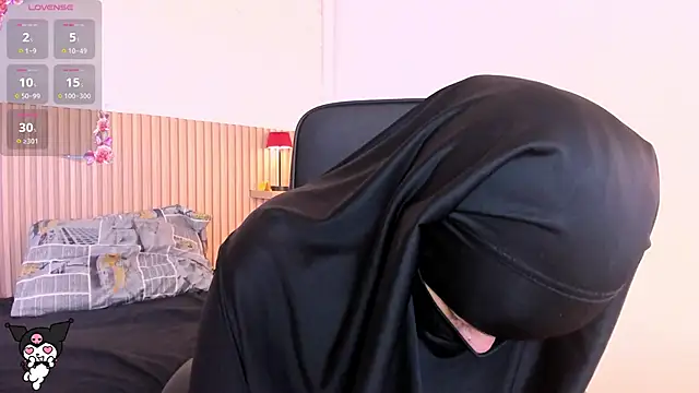 Layla arabelle online show from April 23, 8:33 pm