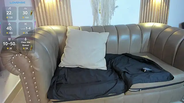 Layla arabelle online show from September 27, 9:44 pm