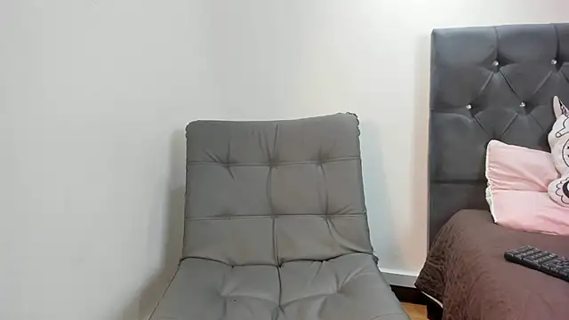 Snapshot of Moon__April chatting on October 10, 10:14 pm Moon April online show from October 10, 10:14 pm