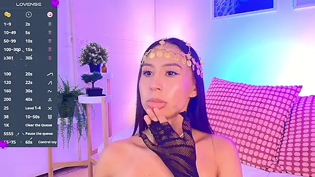 Valen ross  online show from March 5, 11:11 pm