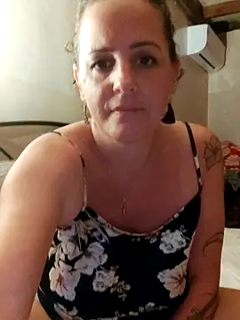 emiliemilf online show from April 26, 6:33 am