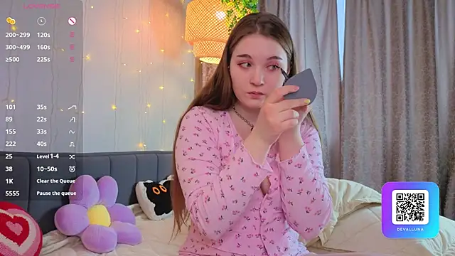 ConstanceHelms online show from April 6, 5:08 am