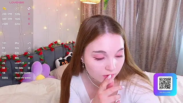 ConstanceHelms online show from March 16, 5:21 am