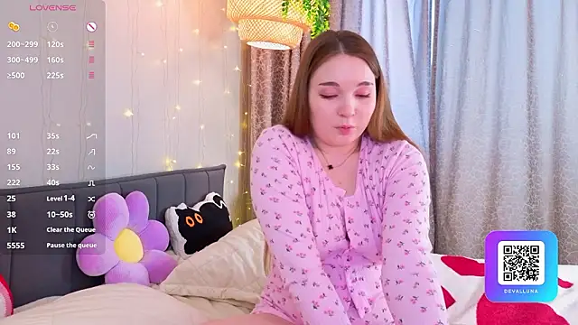 ConstanceHelms online show from March 26, 5:09 am