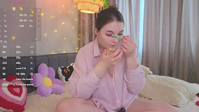 ConstanceHelms online show from April 27, 5:04 am