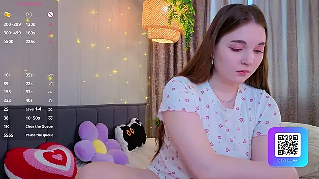 ConstanceHelms online show from April 16, 5:08 am