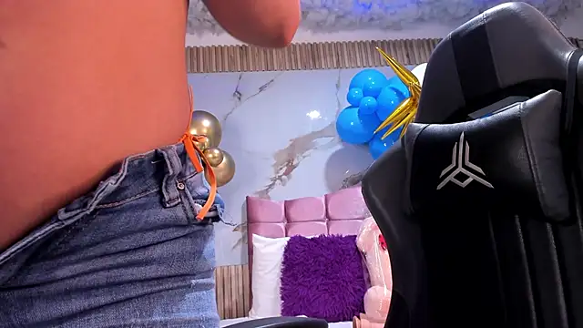 Nicolee19 online show from October 2, 11:15 am