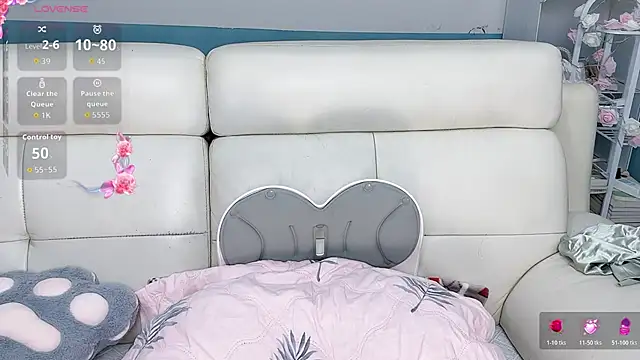 Manipula  online show from December 2, 2:30 pm