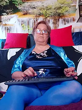 QueenPammy1 online show from March 18, 8:19 am