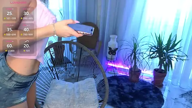 lili hotly online show from November 2, 6:06 am