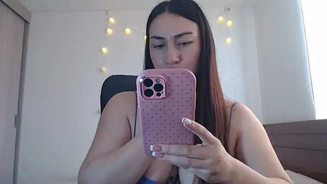 nalafoster online show from April 29, 5:30 pm