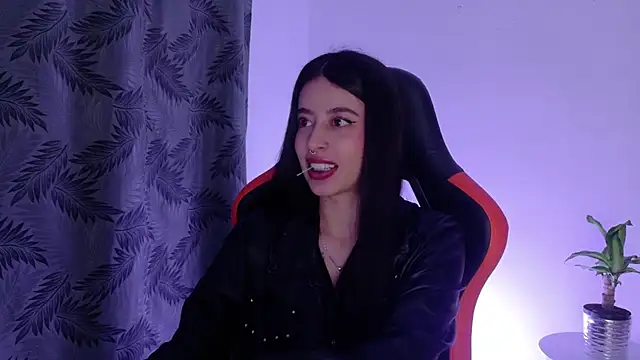 Misscarolsph online show from July 19, 9:39 pm