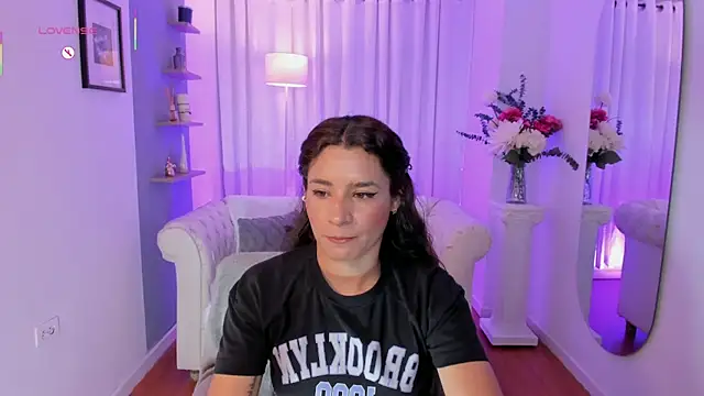 hanna mils online show from June 10, 4:00 am