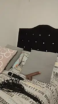 Elowyn online show from November 23, 2:25 am