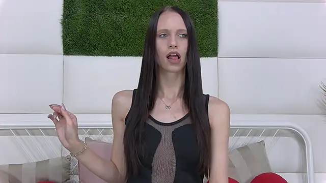 Snapshot of TaraHarris chatting on October 14, 12:08 pm TaraHarris online show from October 14, 12:08 pm