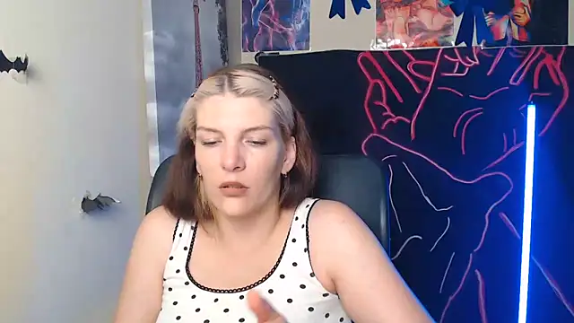 VanessaRey  online show from June 8, 6:14 am