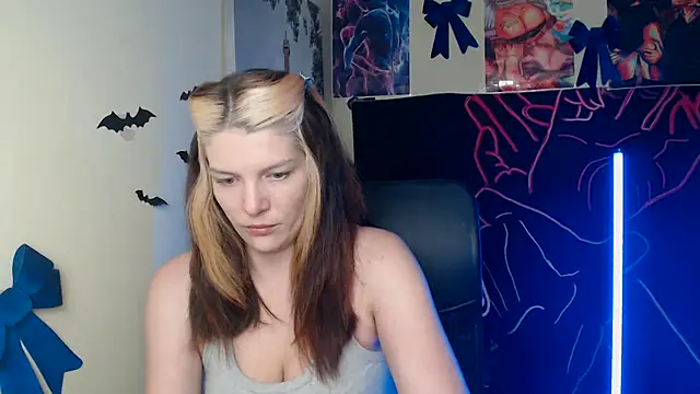 VanessaRey  online show from April 26, 6:44 am