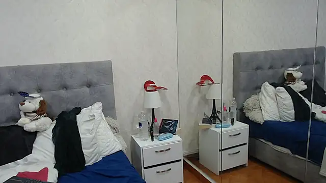 Snapshot of ScarlettGreen_ chatting on September 25, 11:42 am ScarlettGreen online show from September 25, 11:42 am