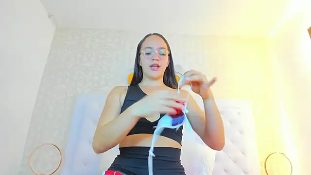 debora scoot online show from December 15, 10:53 am