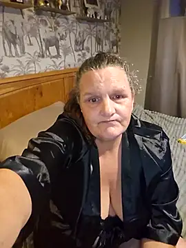 MissQueenBeex online show from September 29, 9:53 pm