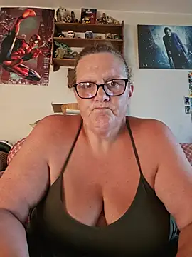 MissQueenBeex online show from July 20, 6:19 pm