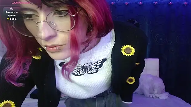 Snapshot of goth_minerva chatting on October 14, 1:57 pm goth minerva online show from October 14, 1:57 pm