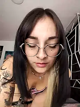 KARINNA  RAVEN online show from March 14, 2:01 am