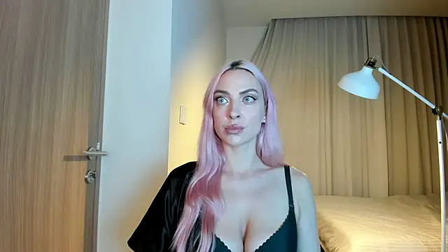  Miss Valentina  online show from November 18, 11:55 am