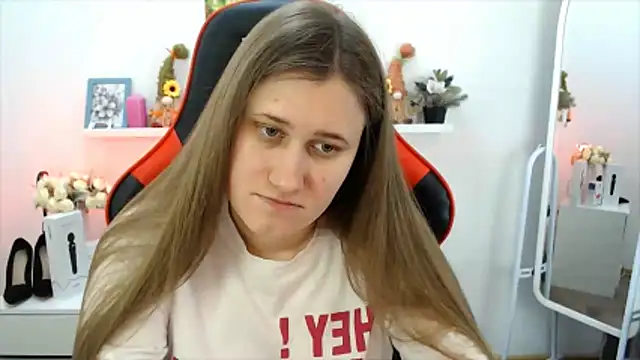 Lucky Lana online show from February 5, 3:20 am