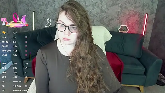 LuxSopphia online show from April 20, 7:06 pm
