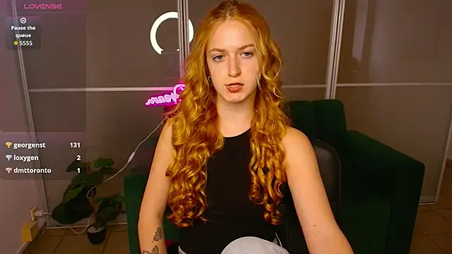 Snapshot of MirandaMayers chatting on October 7, 12:20 pm MirandaMayers online show from October 7, 12:20 pm