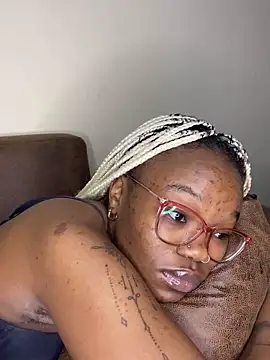 YummyMelanin117 online show from April 20, 12:24 am