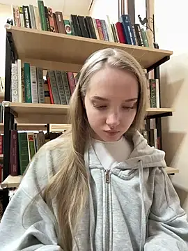 bambi lu online show from April 28, 5:39 pm