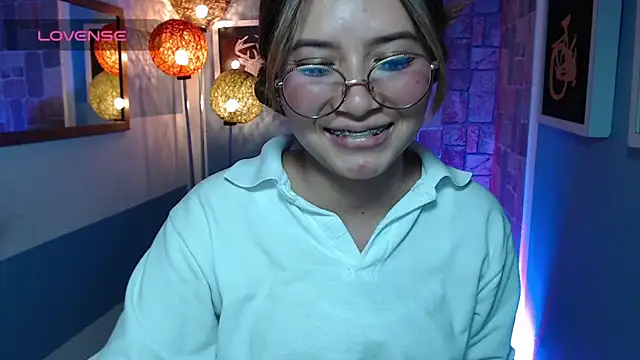 Snapshot of Fiorellaa_delsd chatting on September 24, 3:22 pm Fiorellaa delsd online show from September 24, 3:22 pm