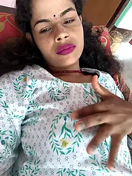 Snapshot of Eshna_Dabral chatting on September 17, 7:28 am Eshna Dabral online show from September 17, 7:28 am