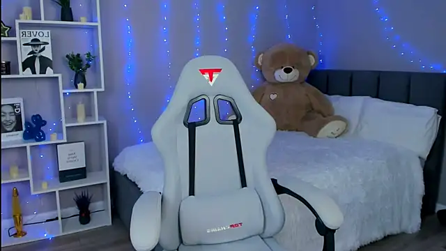 MelanieAlves online show from April 26, 3:10 pm