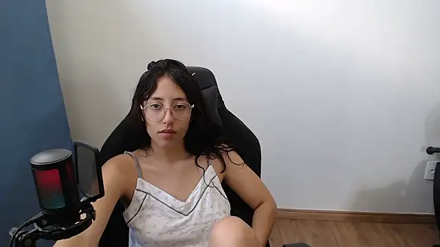 babygirlfree online show from February 1, 2:27 pm