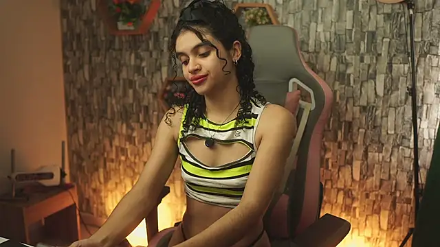 bonniie 98  online show from June 9, 9:25 pm