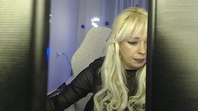 KatrinaCharm online show from January 11, 8:03 pm