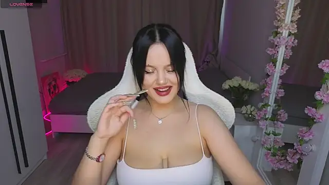 Betty  Davvis online show from October 4, 2:11 pm