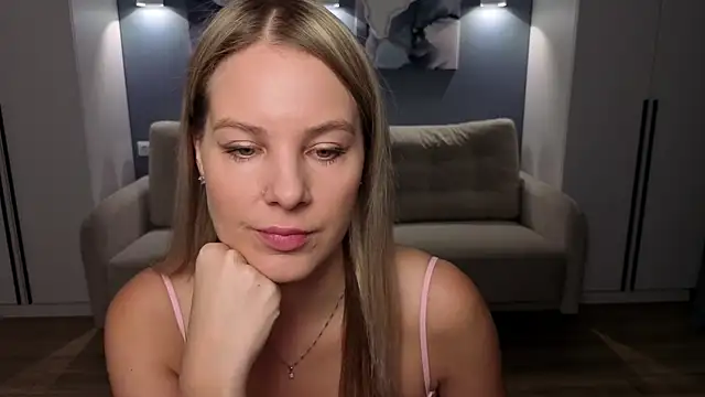 MelanieBennett online show from November 29, 6:17 am